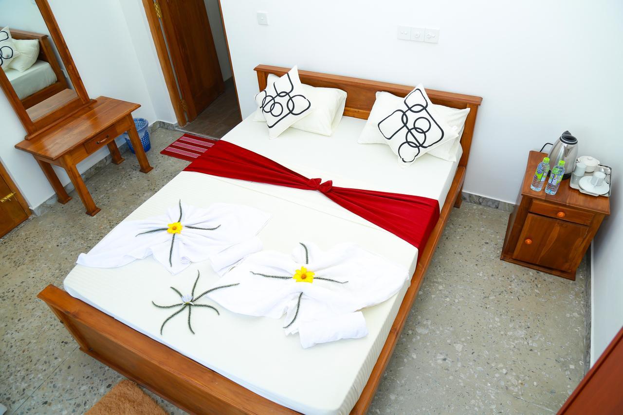 Muthu Resort & Restaurant Тангалла Экстерьер фото